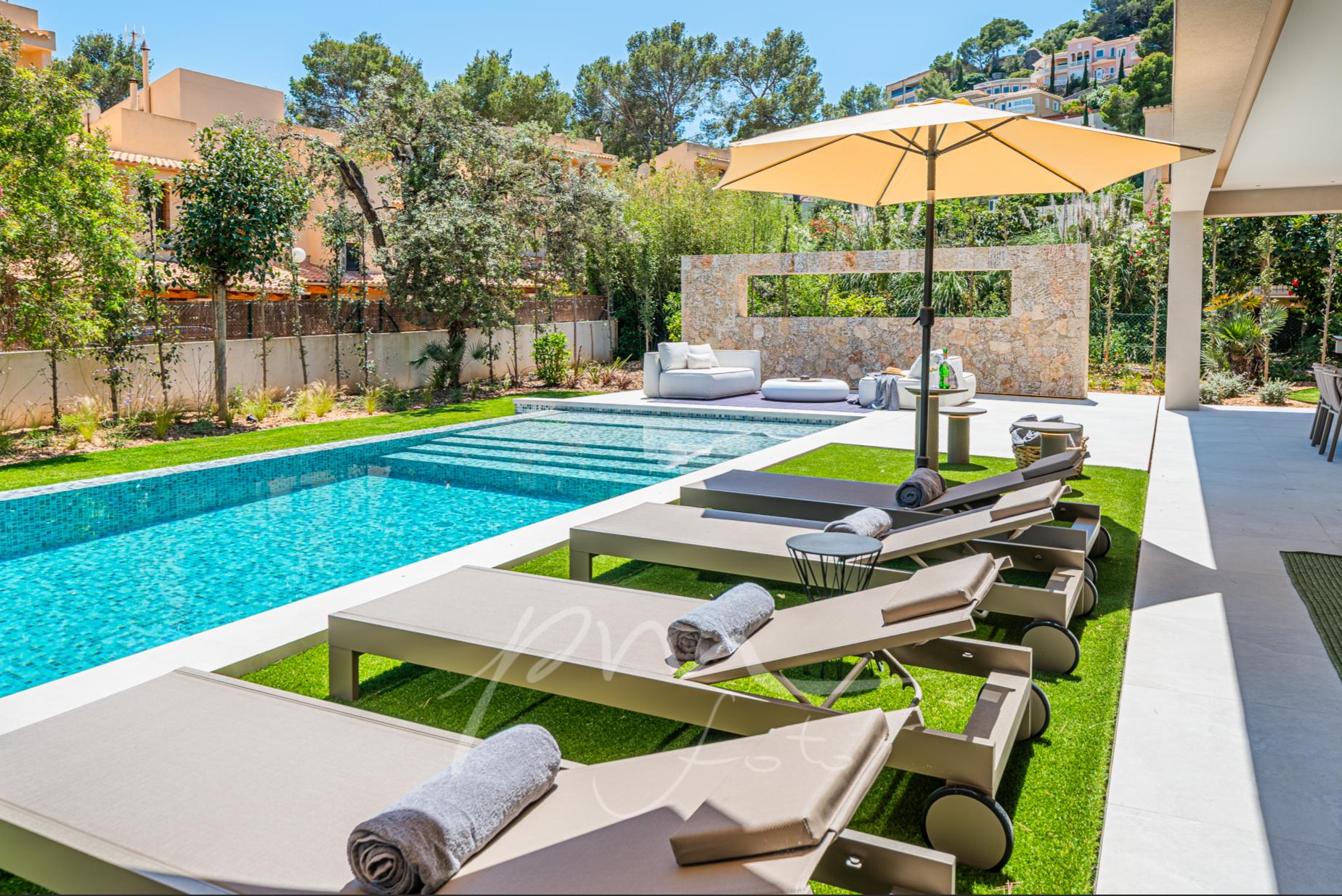 Pool Beach Villa Pollensa